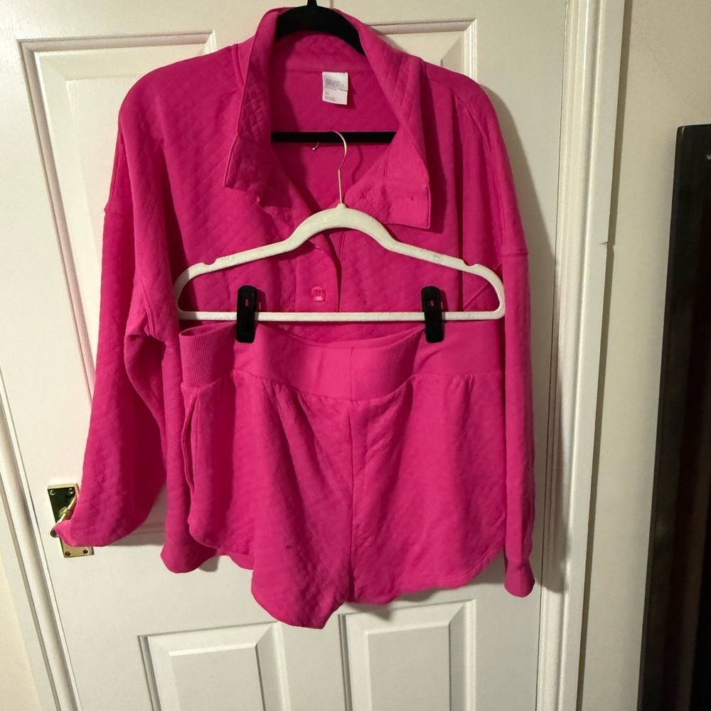 2/$35 Stars Above Fuchsia Quilted Pullover Sweatshirt Shorts PJ Set sz XL - Picture 9 of 10